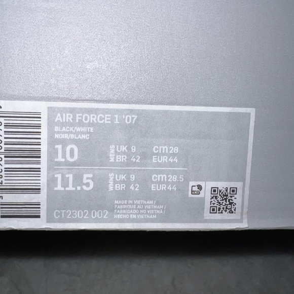 Black Air Force 1. Men's size 10. - Picture 7 of 7